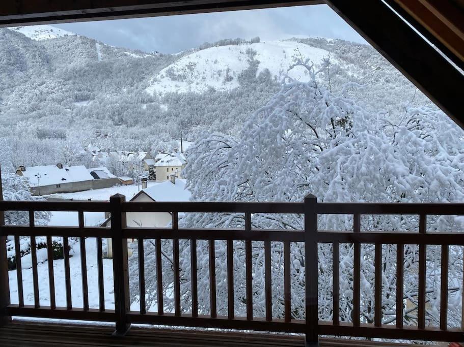 Charmant T4 Duplex Vue Montagne ลูด็องวีแย็ล ภายนอก รูปภาพ