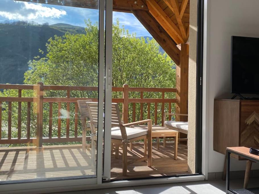 Charmant T4 Duplex Vue Montagne ลูด็องวีแย็ล ภายนอก รูปภาพ