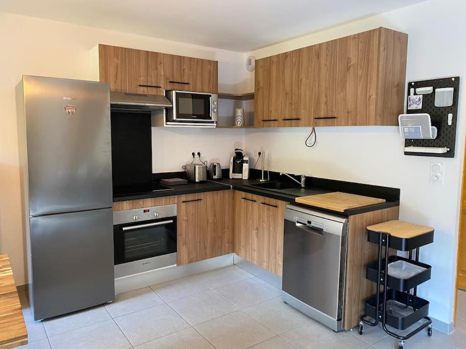 Charmant T4 Duplex Vue Montagne ลูด็องวีแย็ล ภายนอก รูปภาพ