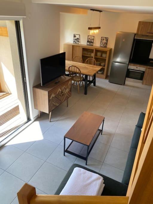 Charmant T4 Duplex Vue Montagne ลูด็องวีแย็ล ภายนอก รูปภาพ